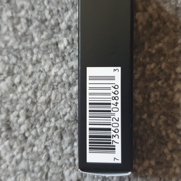 MAC Matte Lipstick in Chili (Full size) - Picture 6 of 6